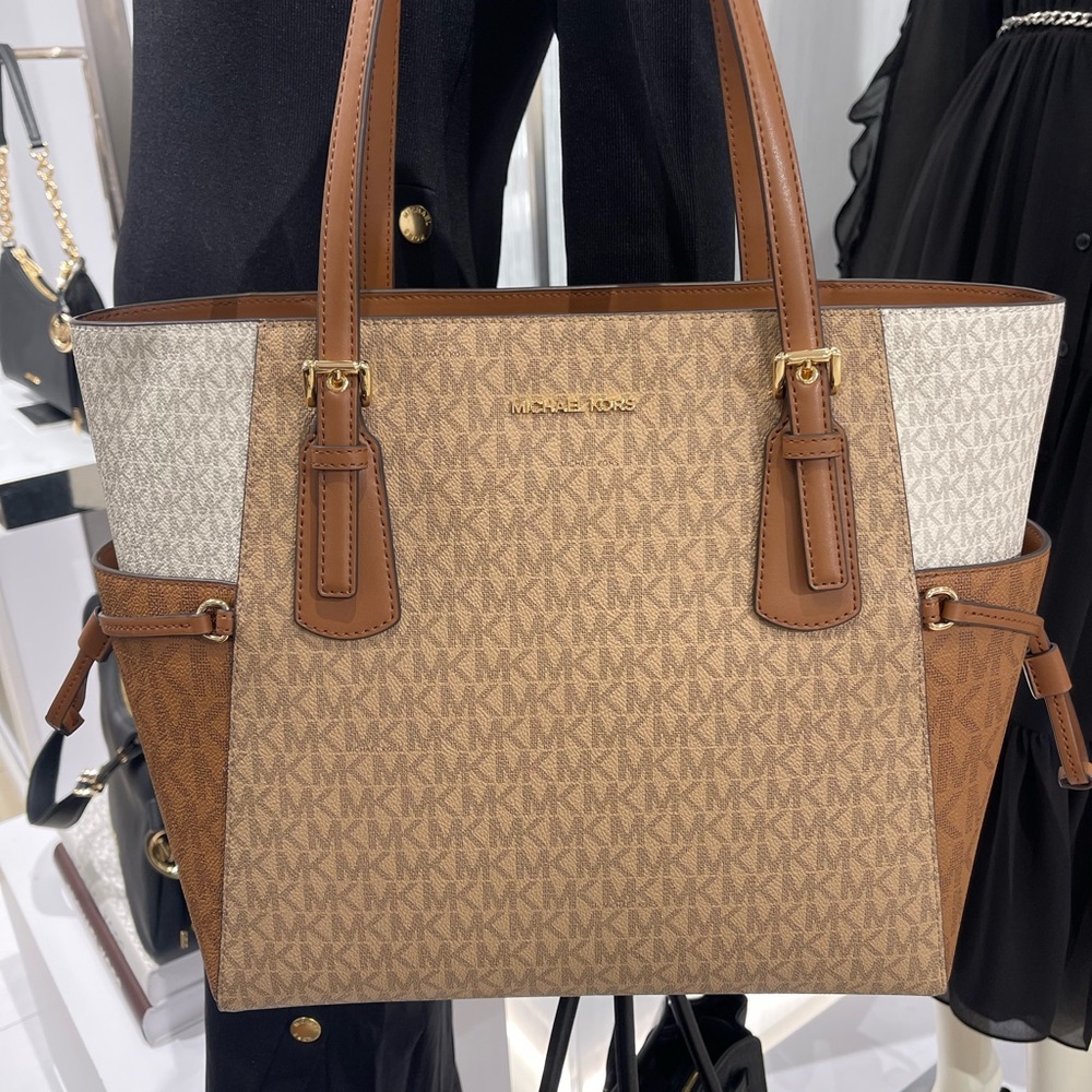 Michael Kors Voyager Lg EW Top Zip Color-Block Logo Shoulder Tote
Camel Mult
NWT - Picture 15 of 16